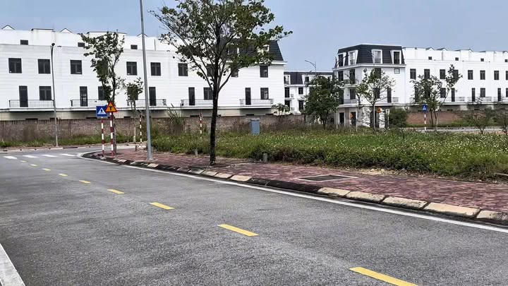 Nhà vườn Roxliving Aquamarine 180m² 2 tỷ - Sổ hồng sẵn