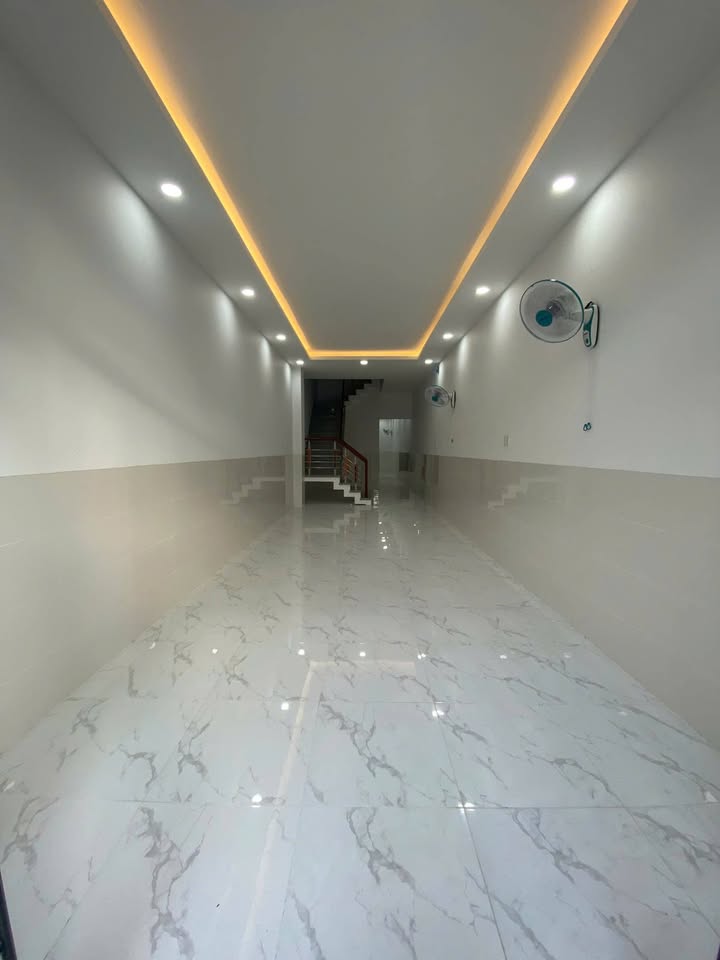 Nha mat tien Soc Trang P.2 20 trieu/thang - O to vao nha