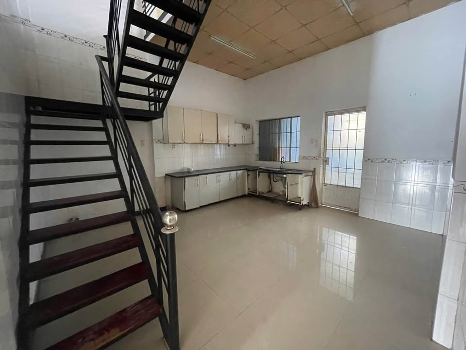 Đất Nguyễn Tất Thành Nha Trang 105m² giá 7.5 tỷ - Đường to ô tô