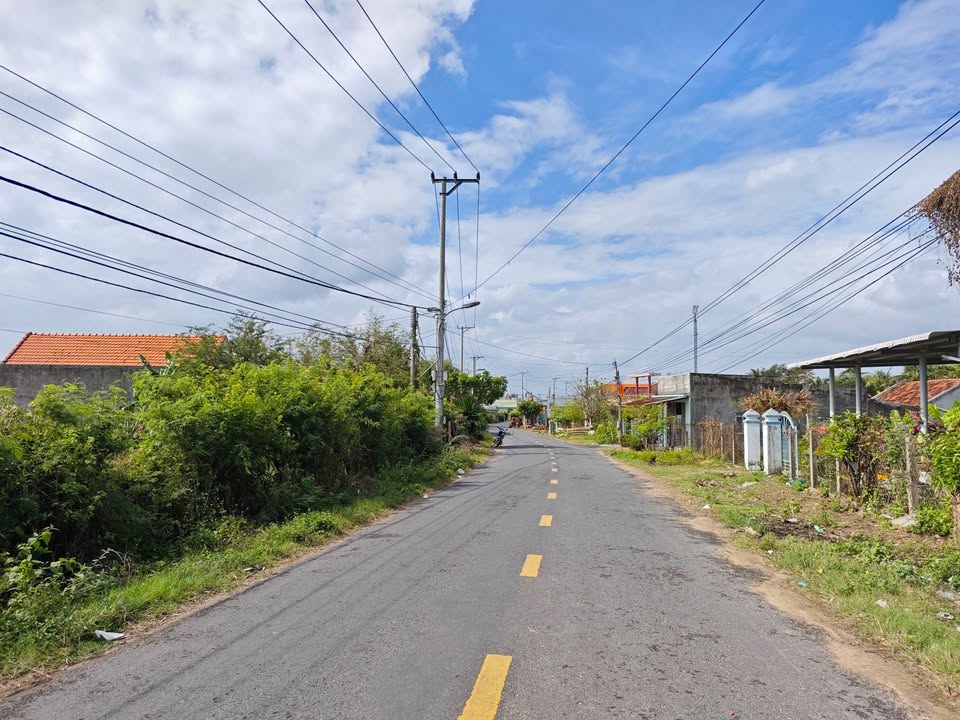 Đất Nguyễn Huệ Thuận An 303m² 3 tỷ - Sổ đỏ chính chủ