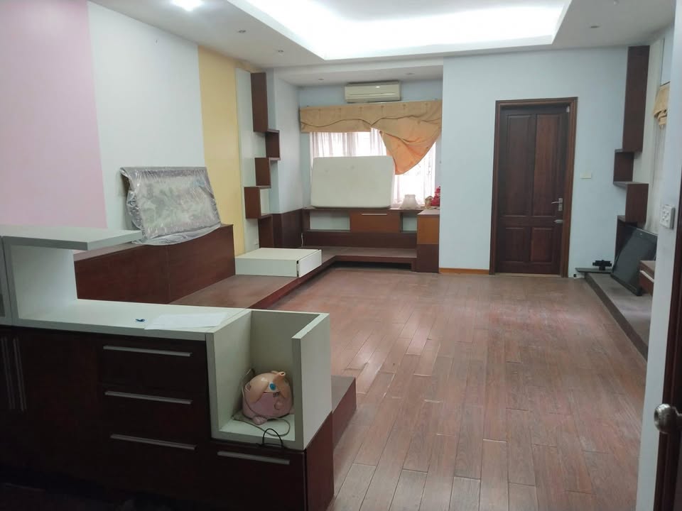 Nhà KĐT Văn Quán 135m² 28tr/tháng Ô tô vào tận nhà