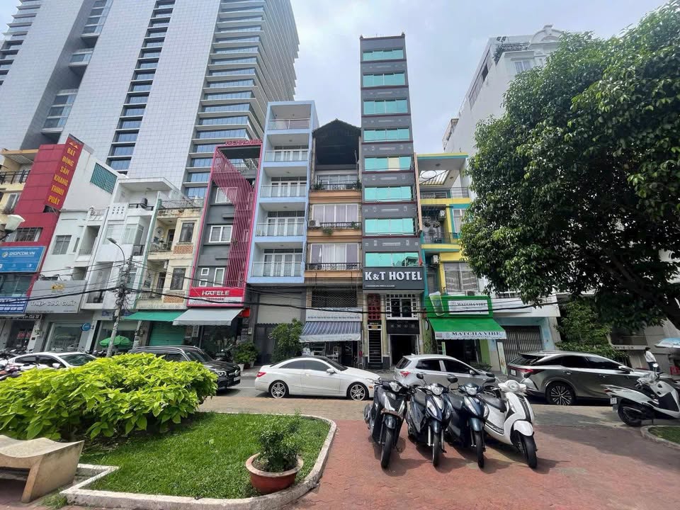 Nhà phố CMT8 Q10 64m² 37 tỷ - Mặt tiền kinh doanh