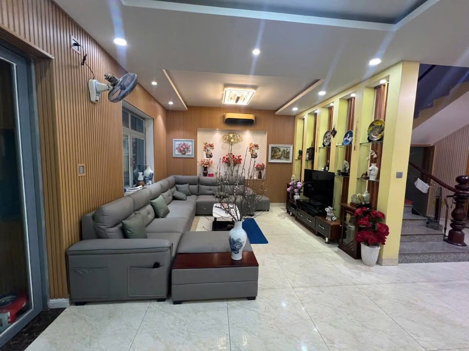 Nhà phố Phú Định Q8 175m² 8.6 tỷ - Ô tô vào tận nhà