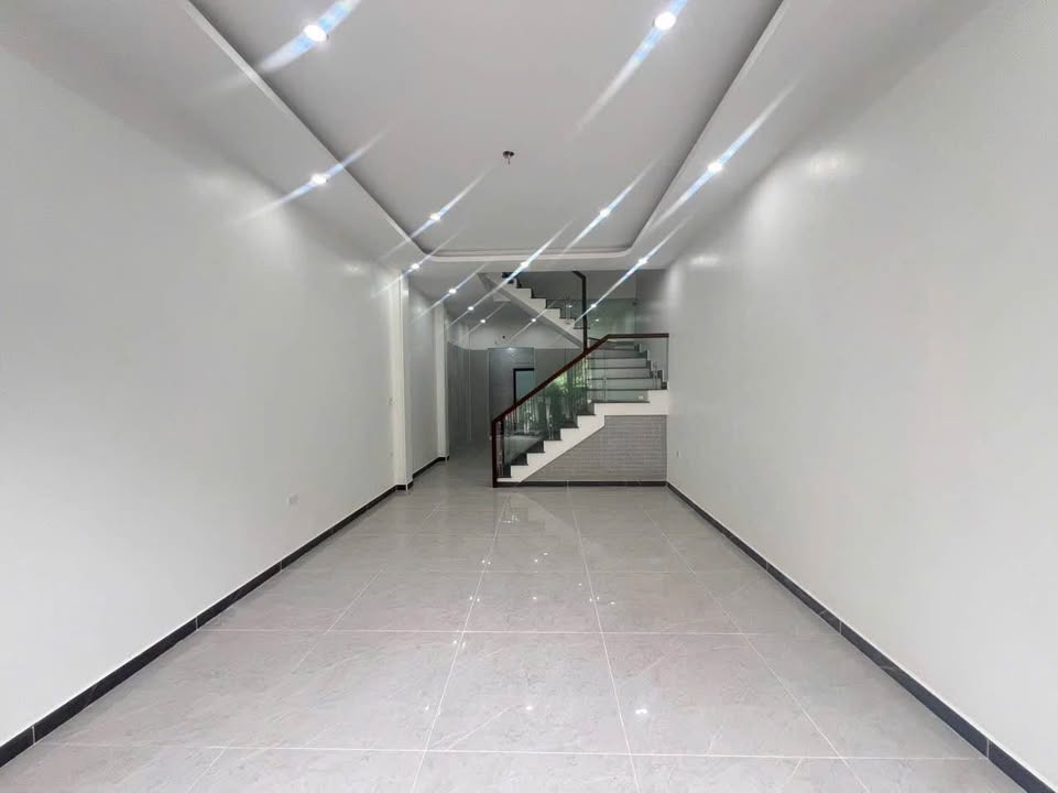 Nhà riêng Cựu Viên 55m² 3,5 tỷ - Ô tô vào tận nhà