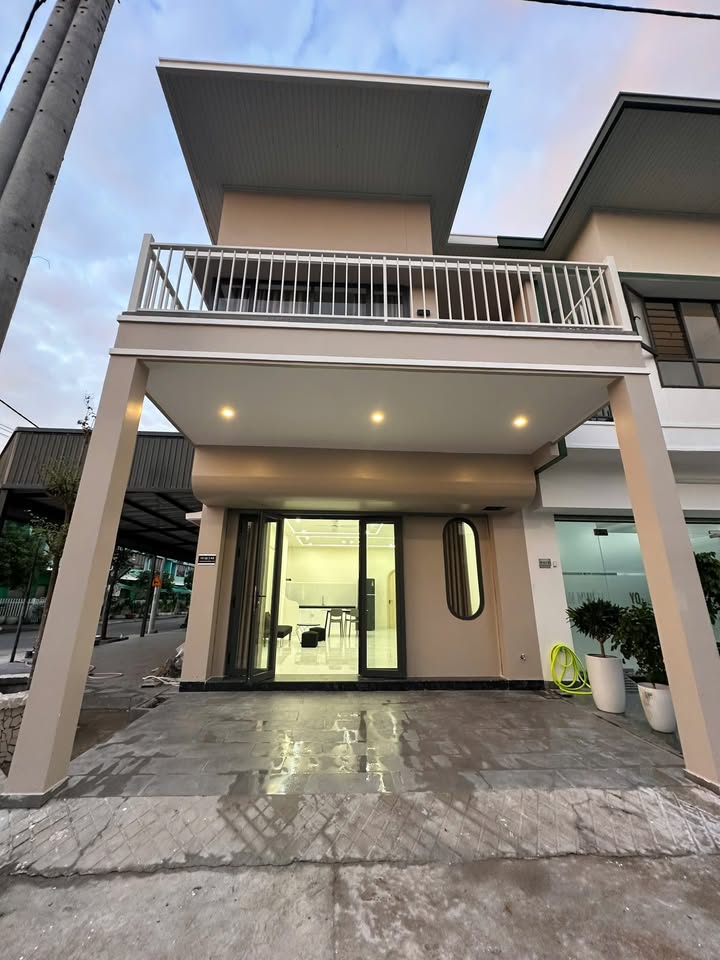 Nhà nguyên căn Oasis City Hiệp Thành 96m² 8tr - Sẵn vào ở