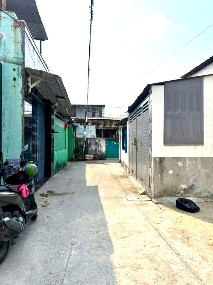 Nhà riêng Bà Điểm Hóc Môn 56m² giá 3.8 tỷ - Sổ hồng sẵn