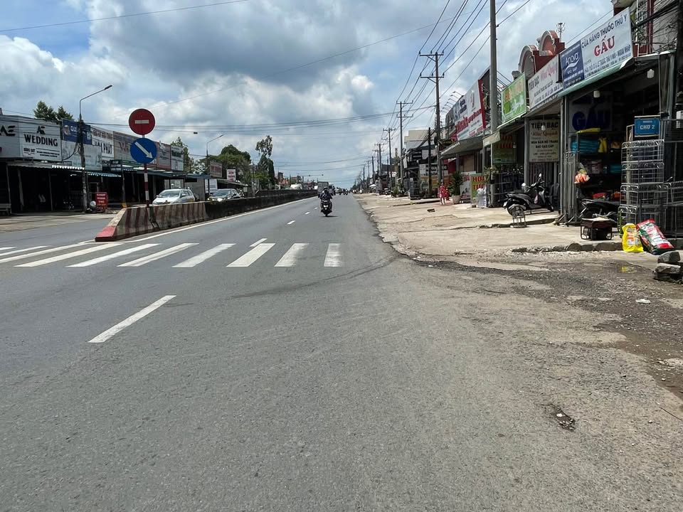 Đất QL1A Tây Hòa 1.000m² 8 tỷ - Đường to ô tô