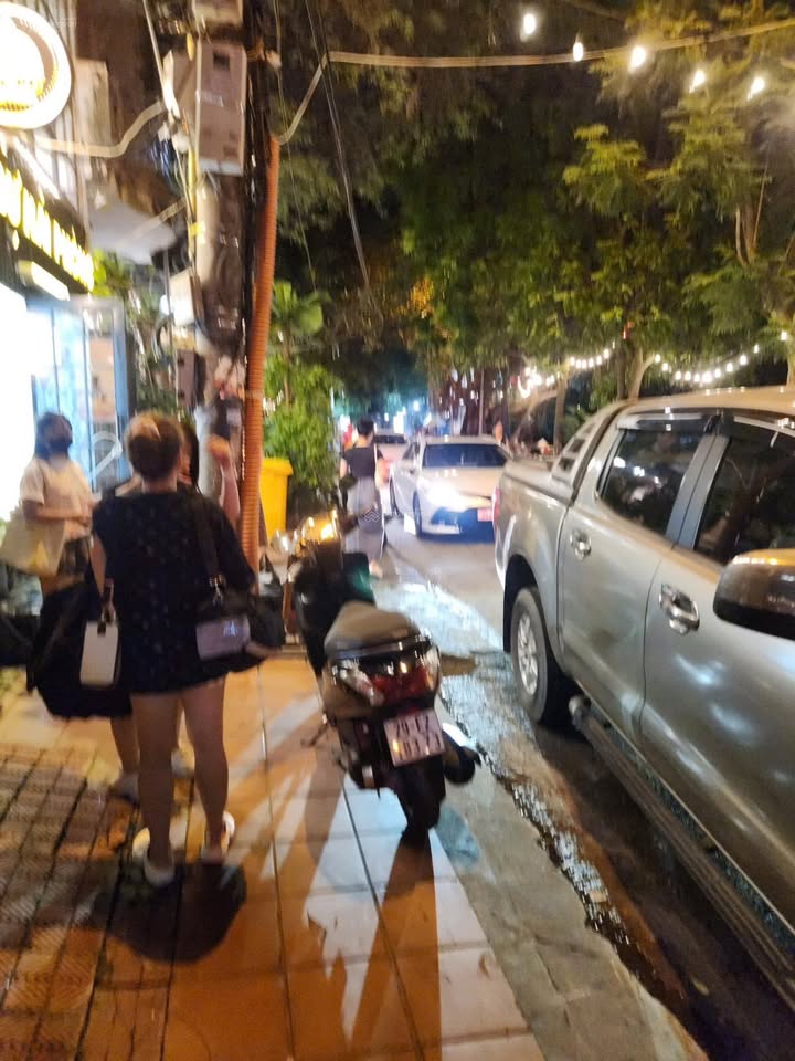 Nhà riêng Chùa Láng 50m² 50 triệu - Ô tô vào tận nhà