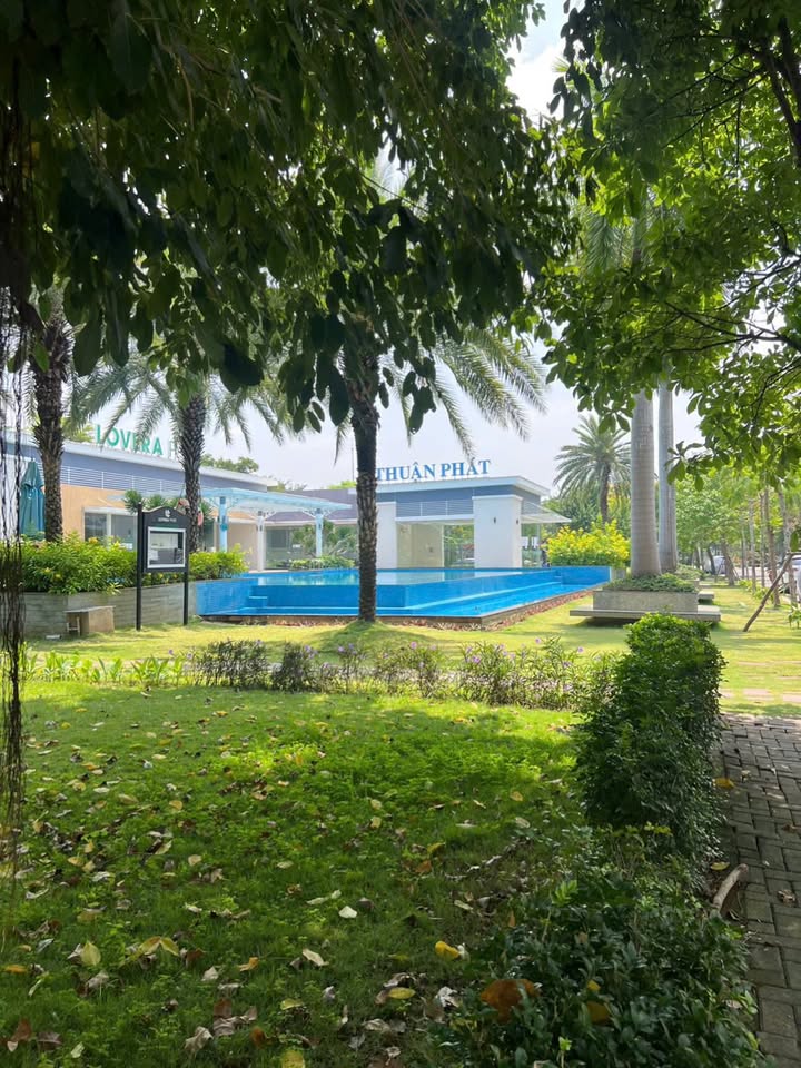 Nhà phố Bình Chánh 105m² 11 tỷ - Full nội thất view hồ