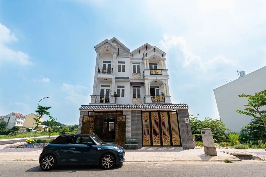 Nhà riêng Quận 12 Lê Thị Riêng 98m² 8.2 tỷ - Ô tô vào tận nhà