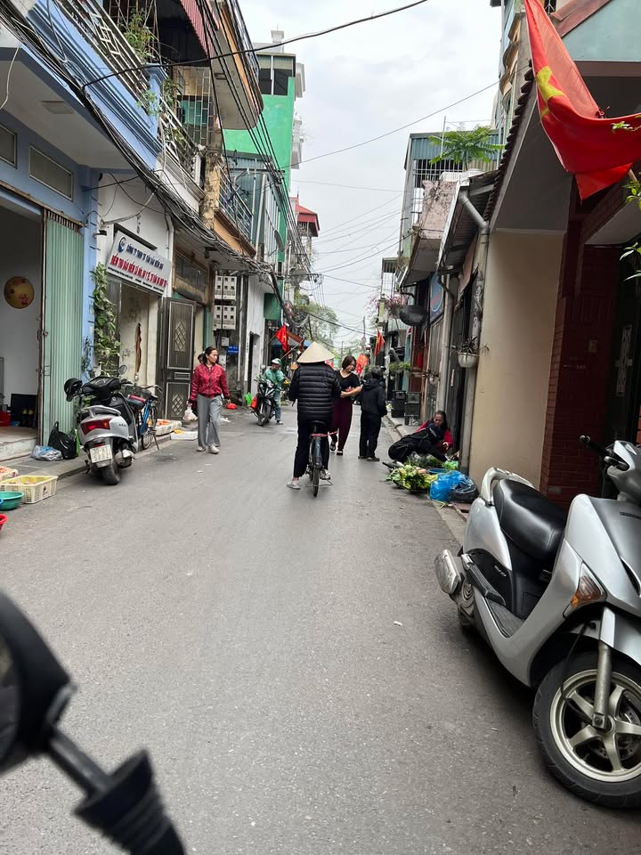 Nhà riêng Bồ Đề 31m² giá 7.985 tỷ - Sẵn sàng ở ngay