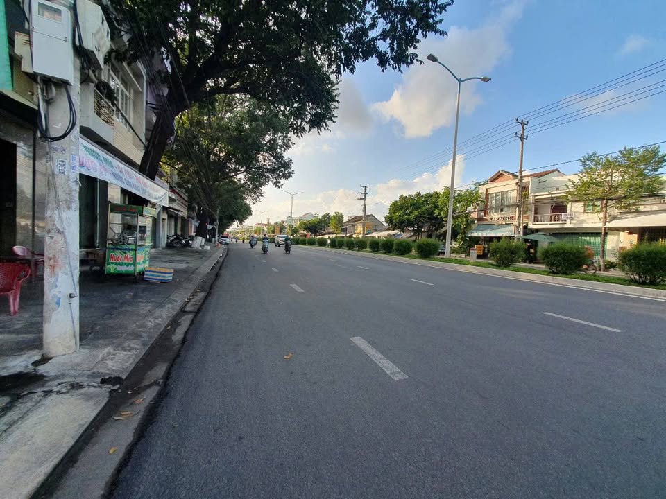 Nha mat tien 23 Thang 10 Nha Trang 40 trieu - Cho thue ngay