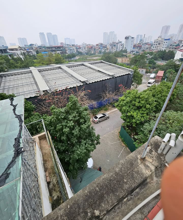 Nhà cho thuê Ao Sao Hoang Mai 120m2 25tr - San sang o ngay