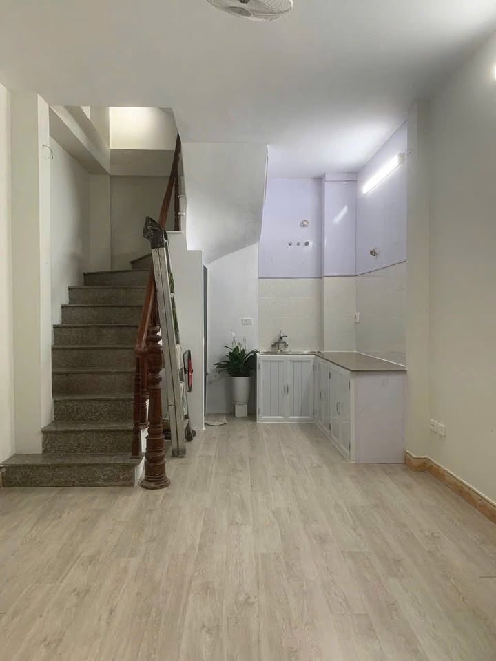 Nhà mặt phố Nghi Tàm 25m² giá 15 triệu - Sẵn sàng ở ngay