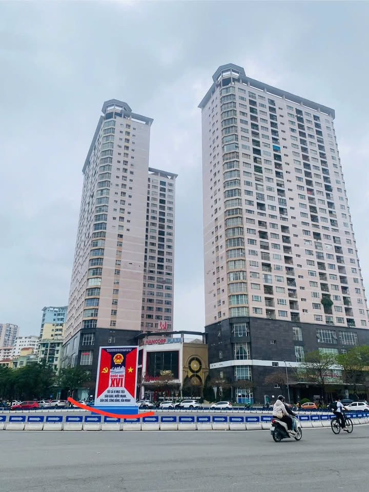 Sàn văn phòng Cầu Giấy Trần Đăng Ninh 1084m² 70 tỷ - Tòa hạng A