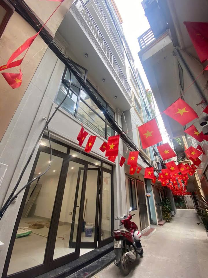 House Đường Đỗ Nhuận - Hồ Hà Nội 45m² giá 14.x tỷ – Ô tô đỗ cửa, kinh doanh nhẹ được