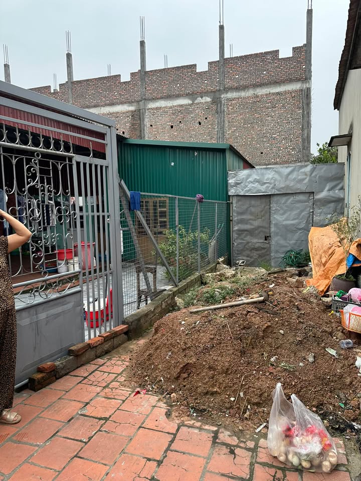 Đất thổ cư Nội Hoàng Yên Dũng 100m² 2 tỷ - Sổ đỏ chính chủ