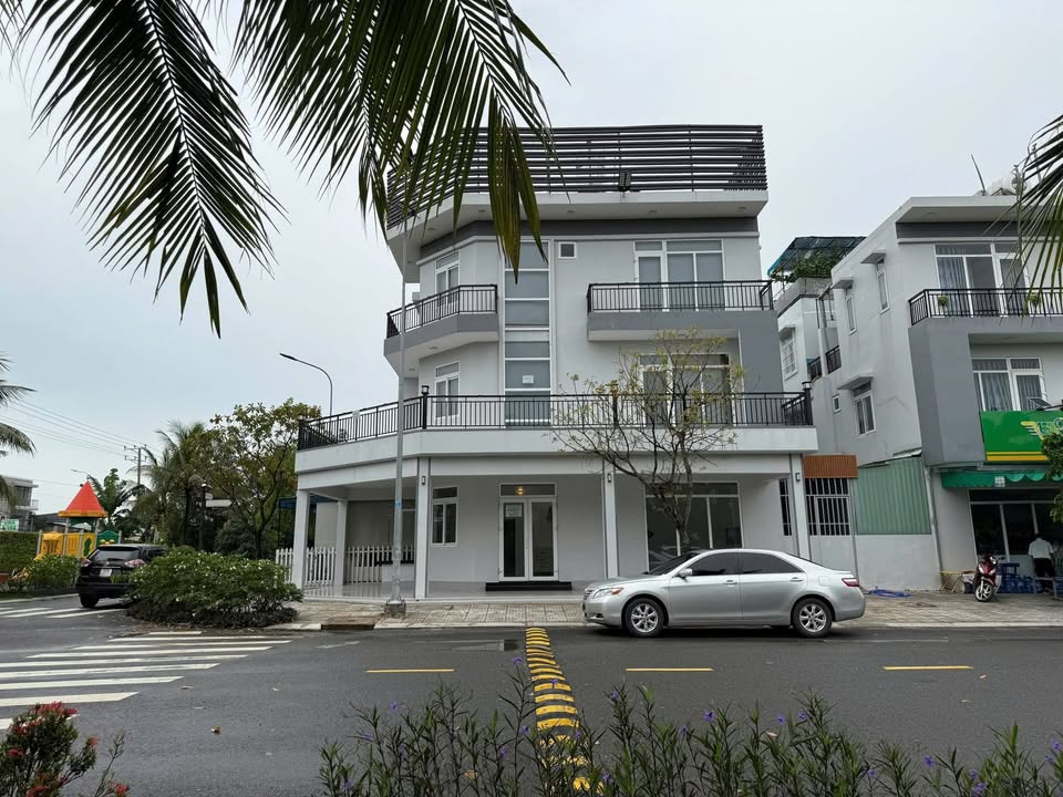 Nhà phố Tân Đức Đức Hòa 3 tầng giá 30 triệu - Cho thuê ngay