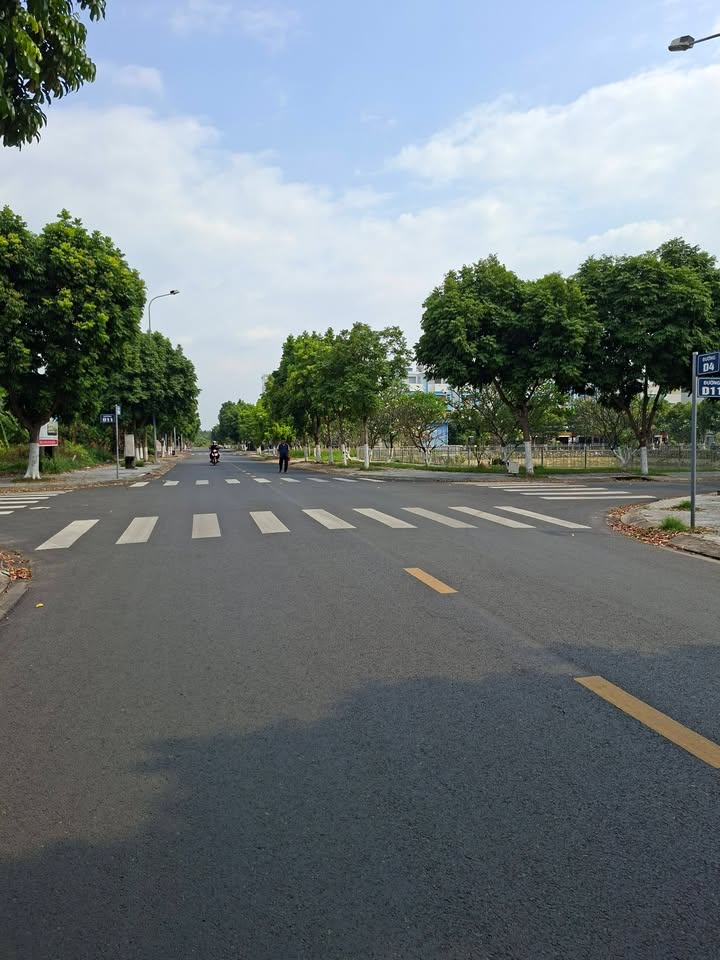 Đất nền Thủ Đức 90m² giá 8.4 tỷ - Sổ đỏ chính chủ