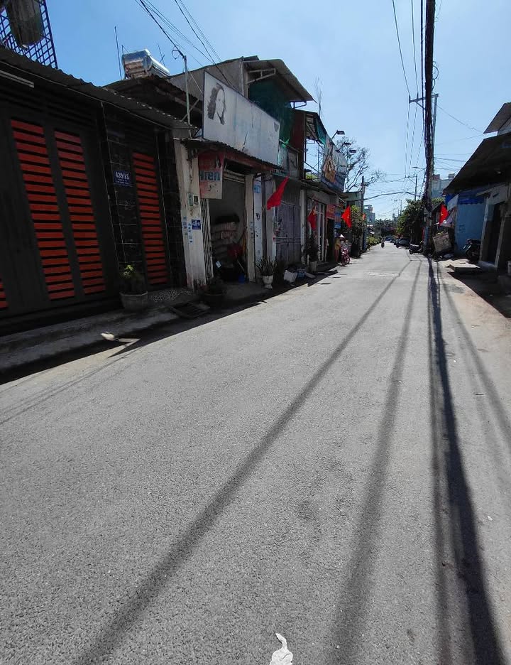 Nhà Dương Thị Mười, Q12 100m² giá 6 tỷ - Ô tô vào tận nhà