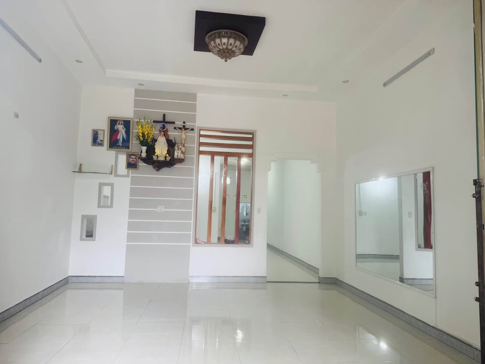 Nhà nguyên căn Thắng Lợi Kon Tum - Giá thỏa thuận - Ô tô vào nhà