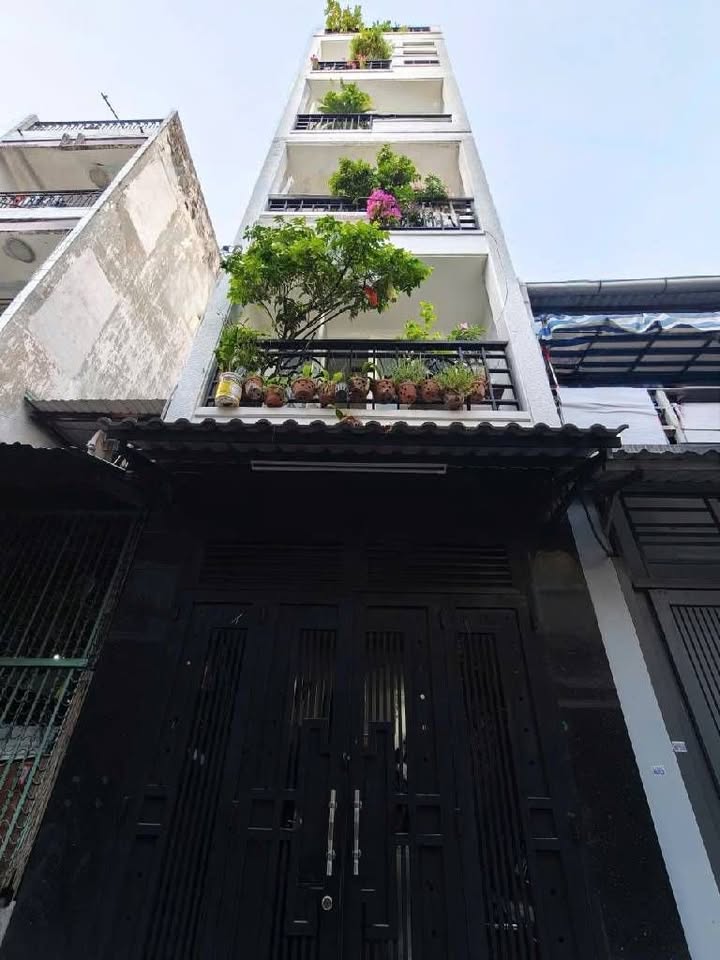 Nhà Nguyễn Tiểu La Q10 28m2 7.5 tỷ - Ô tô vào nhà