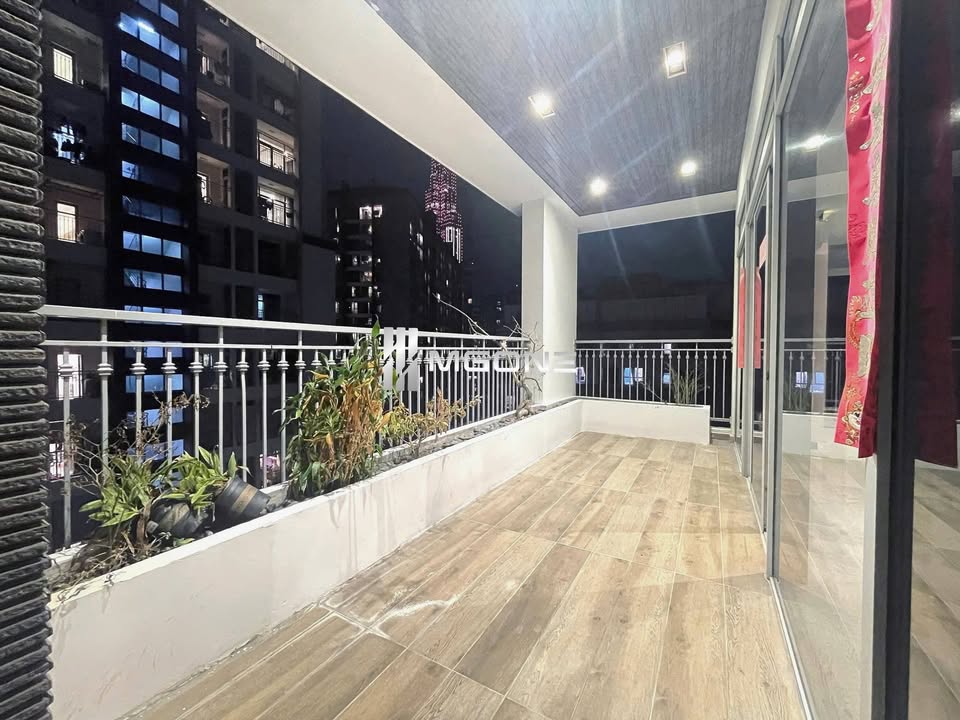 Can ho Vinhomes Central Park 279m2 99 tr - View dep