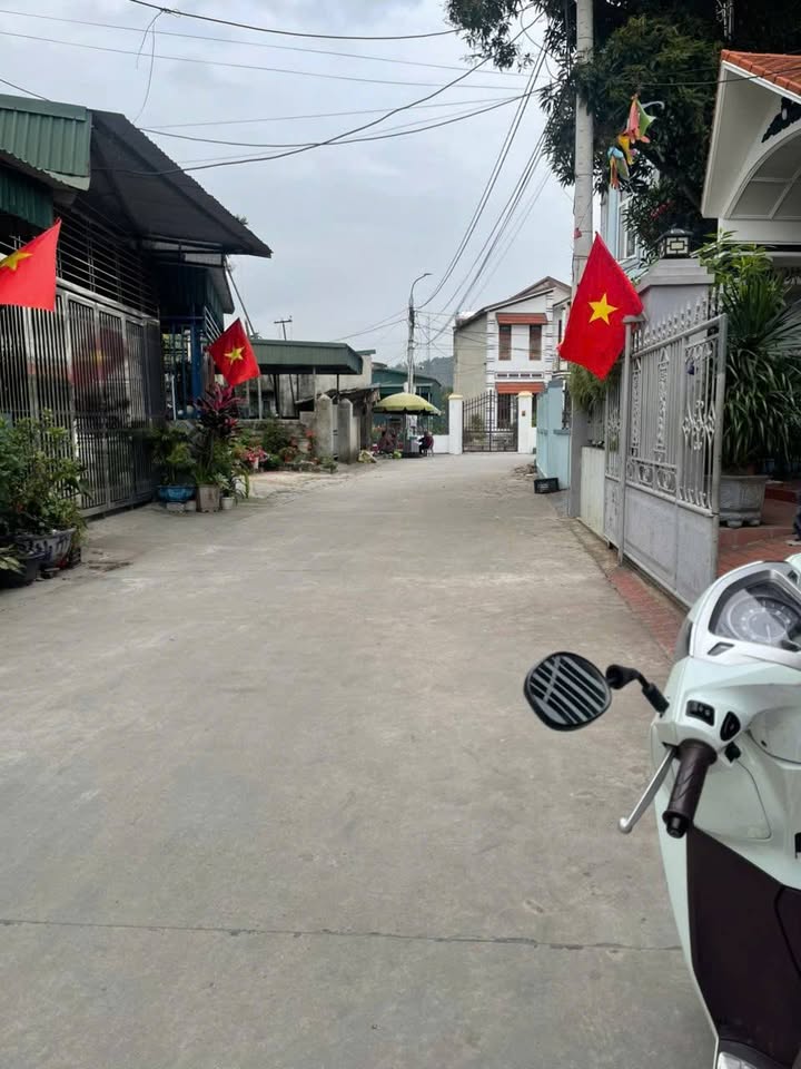 Đất Phương Đông Uông Bí 300m² 2.4 tỷ - Sổ đỏ chính chủ