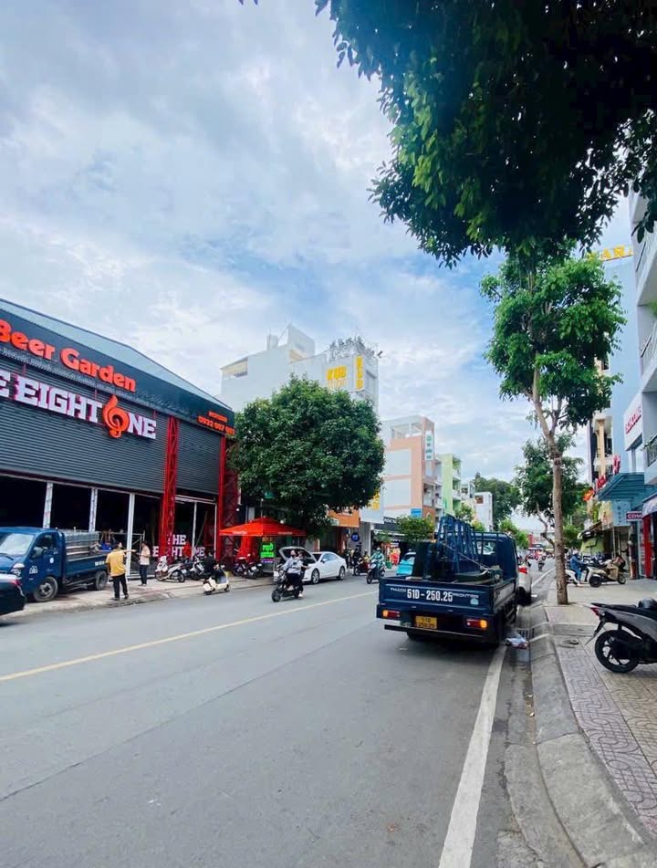 Nhà phố Nguyễn Hữu Tiến Tân Phú 78m2 14.5 tỷ - Ô tô vào tận nhà