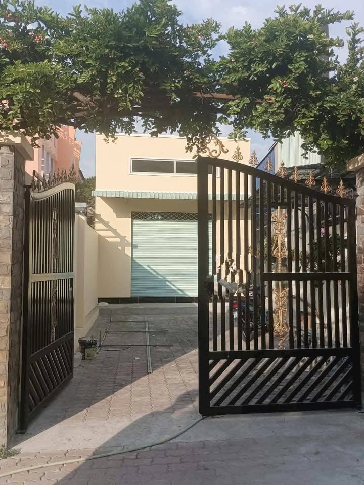 Nhà riêng Hẻm Tải Tăng Nhơn Phú A 150m² 15tr - Ô tô vào nhà