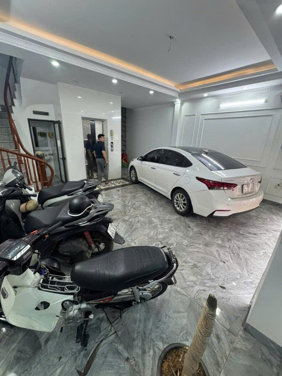 Nhà Vũ Tông Phan 48m² 16.9 tỷ - Ô tô vào tận nhà, Sổ đỏ chính chủ!