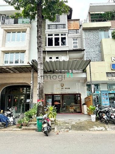 Nhà Phố Hưng Gia 2, Phú Mỹ Hưng 130m² - Mặt tiền kinh doanh đắc địa!