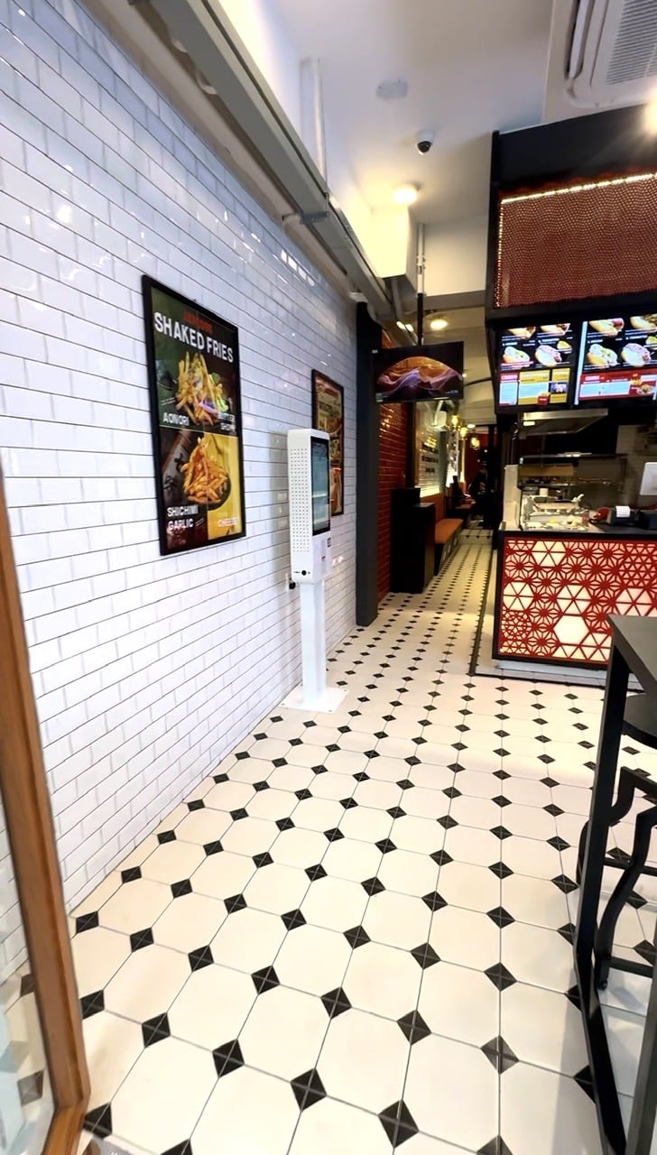 Mặt bằng kinh doanh Nguyễn Gia Trí 80m² - Vị trí đắc địa, sang vào KD ngay!