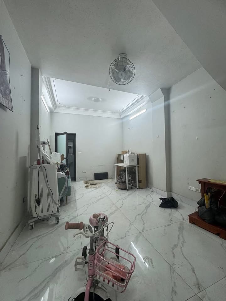 Nhà phố Cầu Giấy 50m² 15.8 tỷ - Ô tô vào nhà