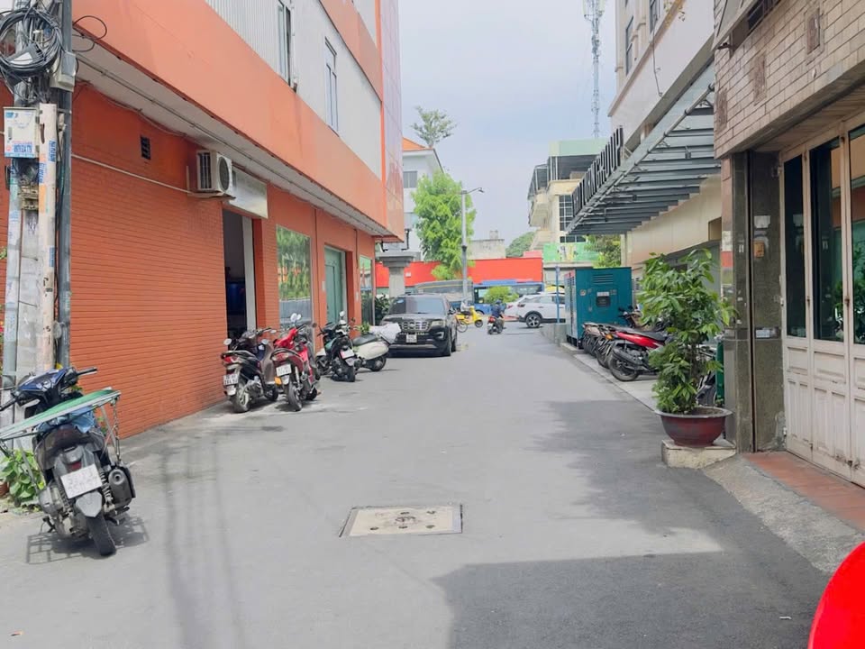 Nhà riêng K300 Cộng Hòa 98m² 17,6 tỷ - Giá tốt hiếm có