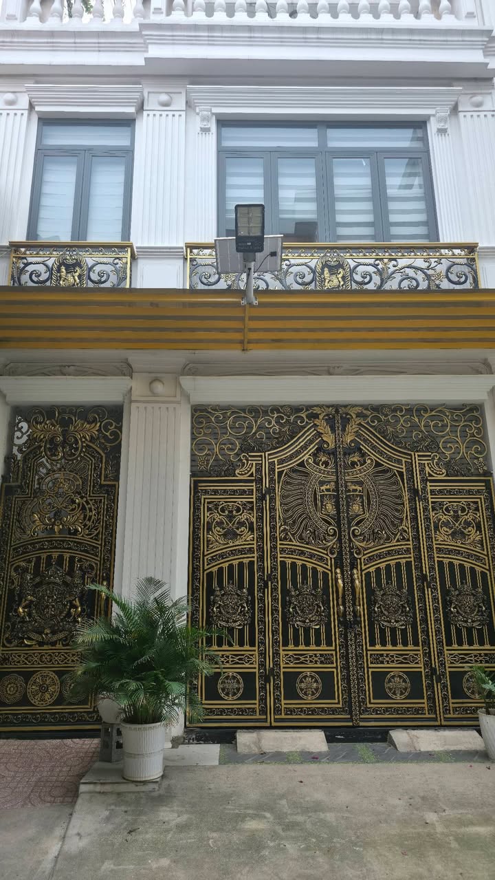 Townhouse Binh Hung Hoa B 108m2 8.8 ty - Chinh chu ban gap