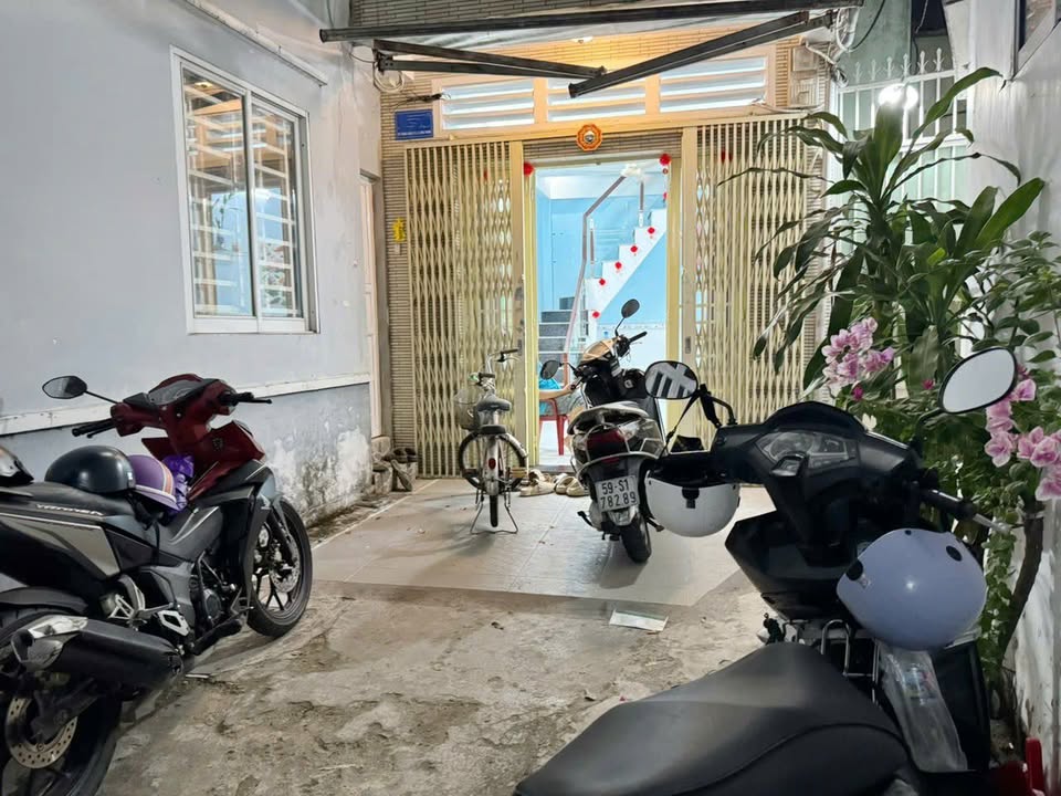 Nhà nguyên căn Nơ Trang Long 12 triệu/tháng - Sẵn sàng ở ngay