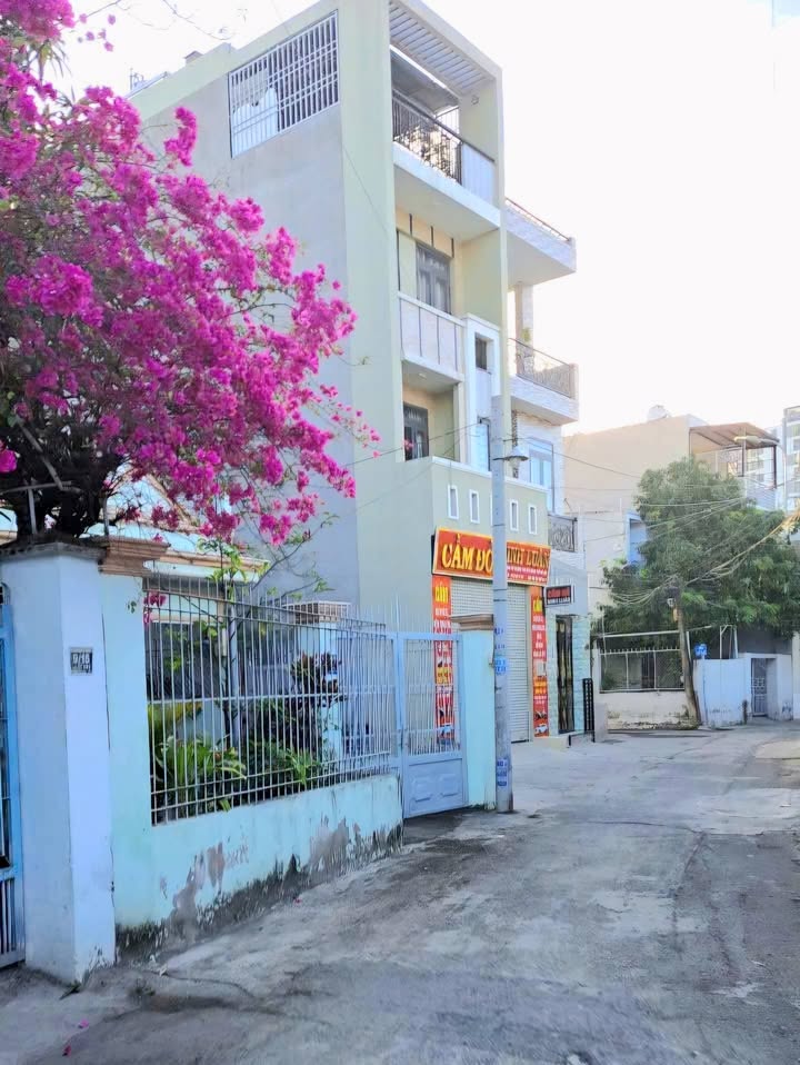 Nhà Phú Hữu Q9 140m² 9 tỷ - Ô tô vào tận nhà