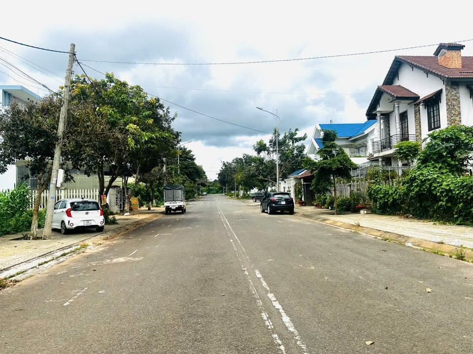 Đất nền Đức Trọng 300m² 7.8 tỷ - Sổ đỏ chính chủ