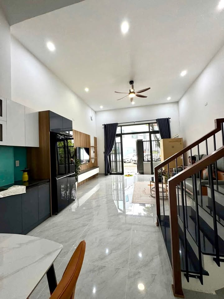 Nhà mặt tiền Đinh Nhật Tân 90m² 5,29 tỷ - Full nội thất