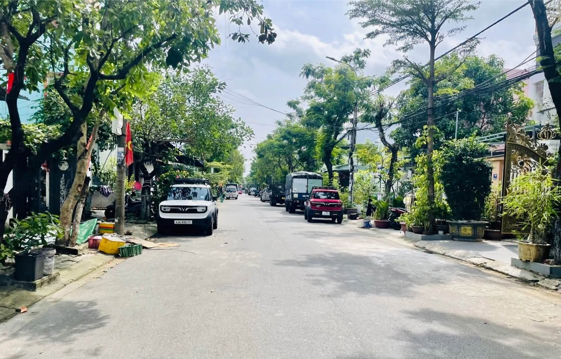 Nhà mặt tiền Ngô Thế Lân 115m² 5.x tỷ - Sẵn sàng ở ngay