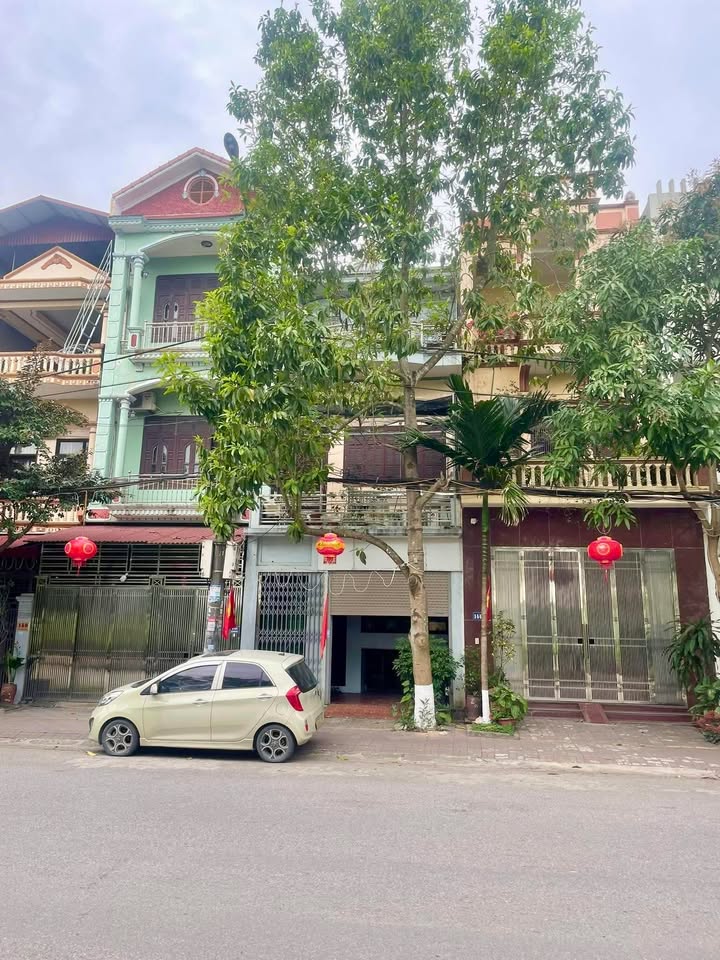 Nhà 3 tầng Hồ Xuân Hương 90m² 12 tỷ - Ô tô vào tận nhà