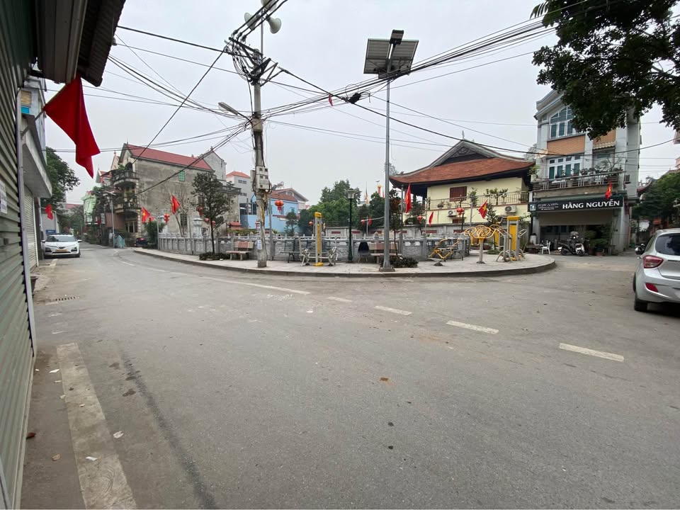 Cửa hàng Thượng Thôn Liên Hà 30m² thỏa thuận - Mặt tiền kinh doanh đắc địa