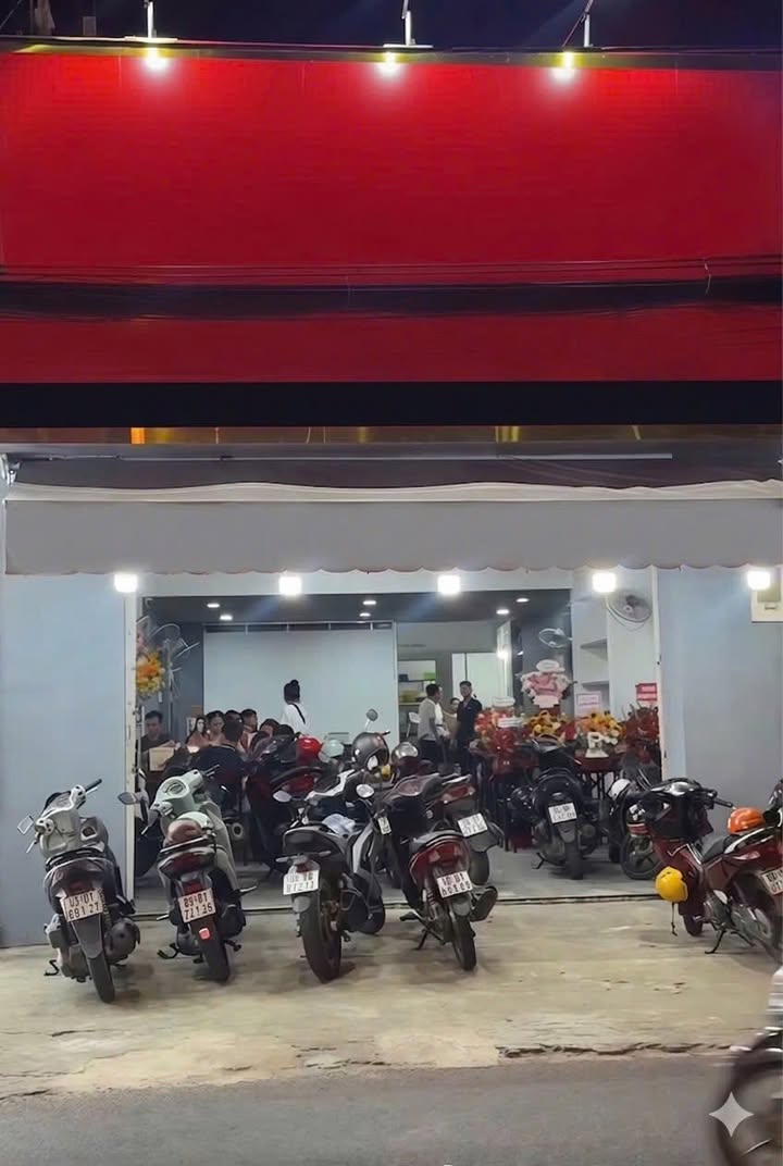 Nhà Âu Cơ Tân Phú 123m² 30 triệu - Sẵn sàng ở ngay