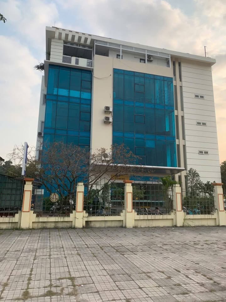 Văn phòng Hà Khánh 300m² giá 15 triệu - Vị trí trung tâm