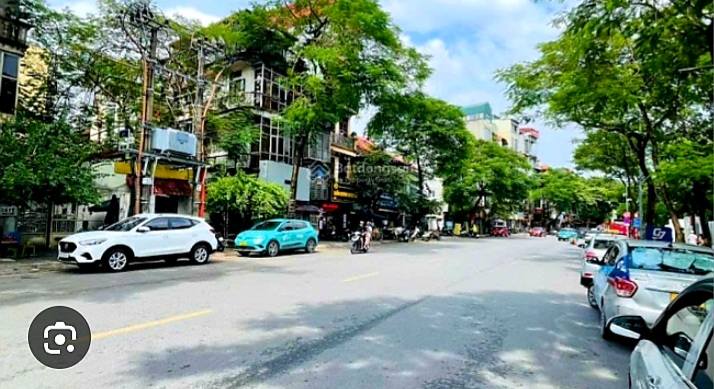 Toa can ho dich vu Ngoc Ha 61m2 22.5 ty - Mat tien kinh doanh