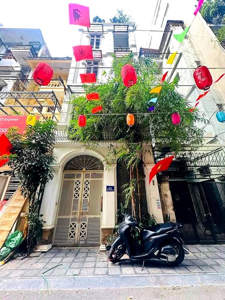 Townhouse Văn Cao Ba Đình 80m² 40 tỷ - Ô tô vào tận nhà