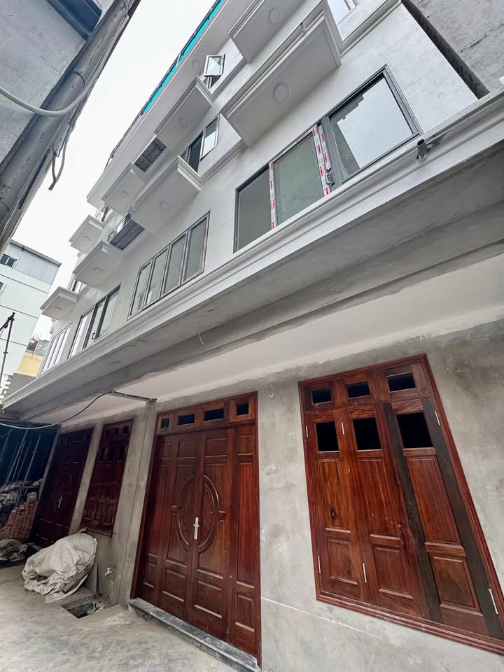 Nhà Cầu Giấy Phạm Văn Đồng 50m2 15 tỷ - Ô tô vào tận nhà