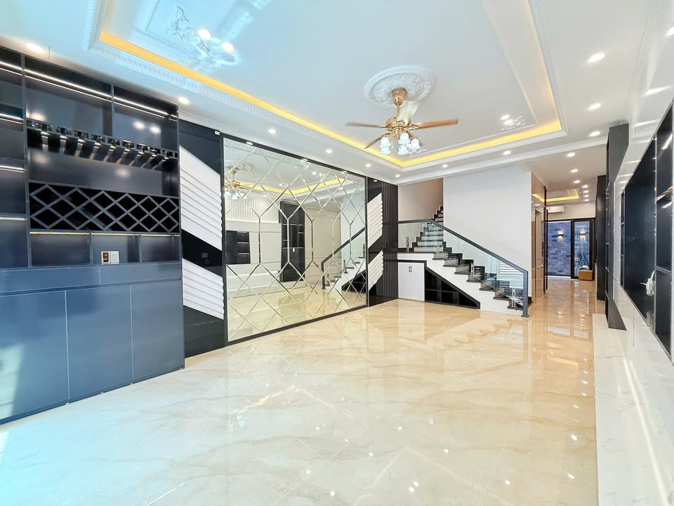 Nhà Quán Nam 92m² 11.9 tỷ - Ô tô vào tận nhà