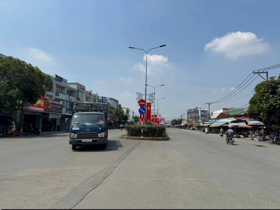 Đất nền Bình Đức Bến Lức 100m² 3 tỷ - Sổ đỏ chính chủ